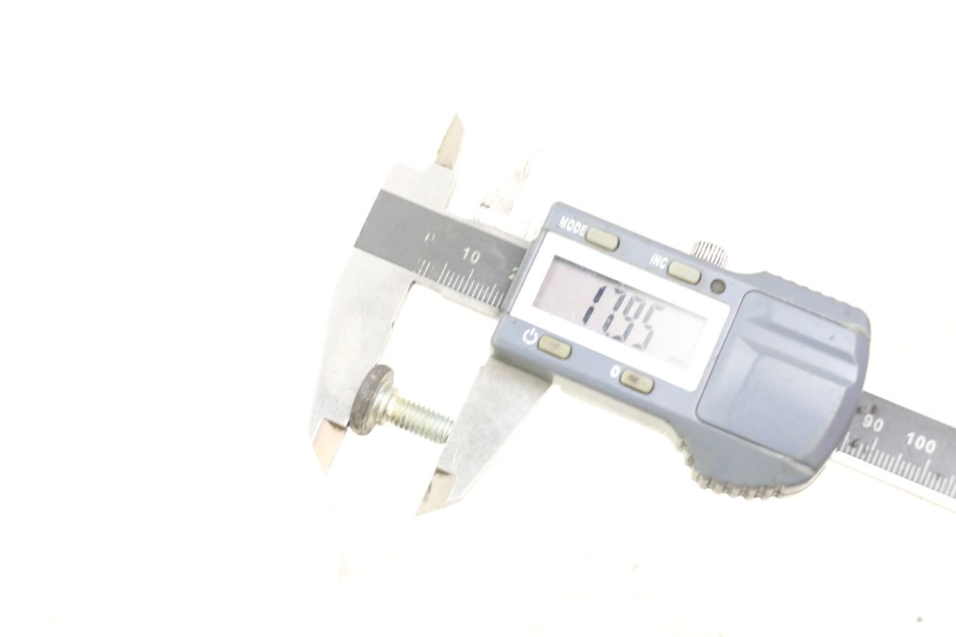 photo de BRAKE DISC BOLT YAMAHA XMAX X-MAX 125 (2006 - 2009) - Zoom on usage condition