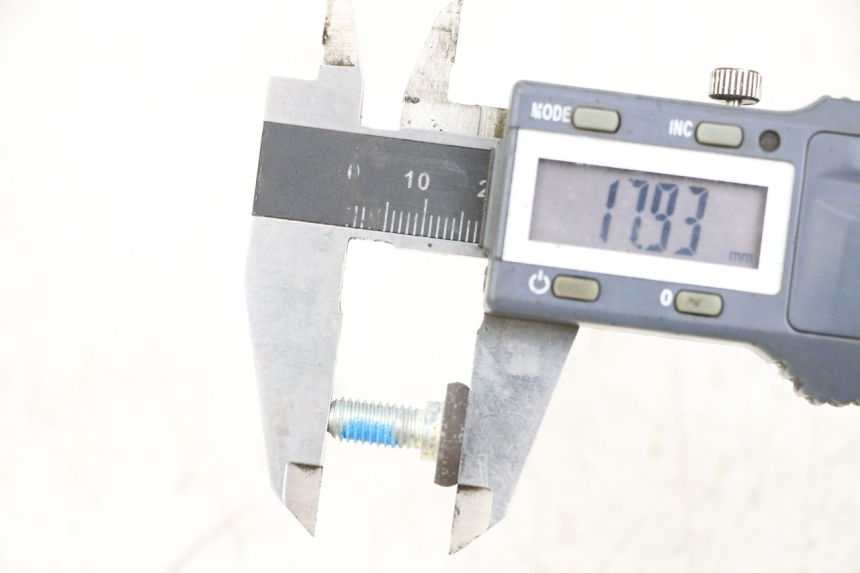 photo de BRAKE DISC BOLT YAMAHA XMAX X-MAX 125 (2006 - 2009) - Product overview