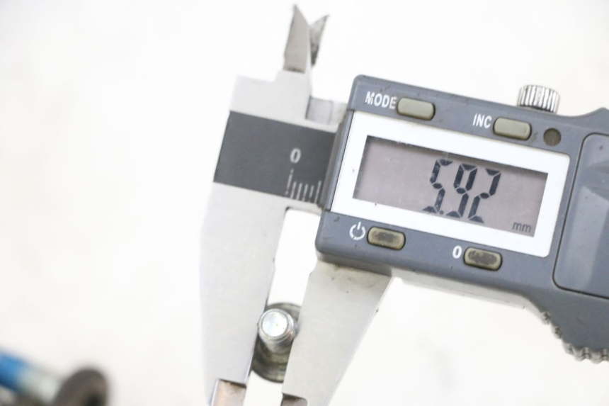 photo de BRAKE DISC BOLT YAMAHA XMAX X-MAX 125 (2006 - 2009) - Zoom on usage condition