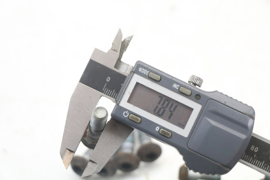 photo de BRAKE DISC BOLT YAMAHA XJ6 ABS 600 (2008 - 2016) - Technical close-up