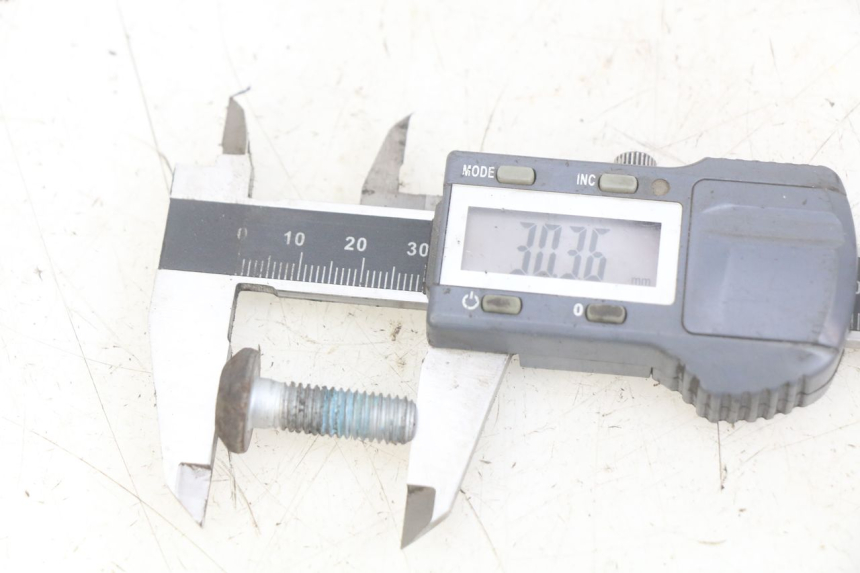 photo de BRAKE DISC BOLT YAMAHA YP MAJESTY 400 (2004 - 2008) - Component detail