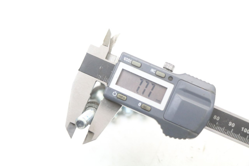 photo de BRAKE DISC BOLT YAMAHA YP MAJESTY 125 (2002 - 2006) - Technical close-up